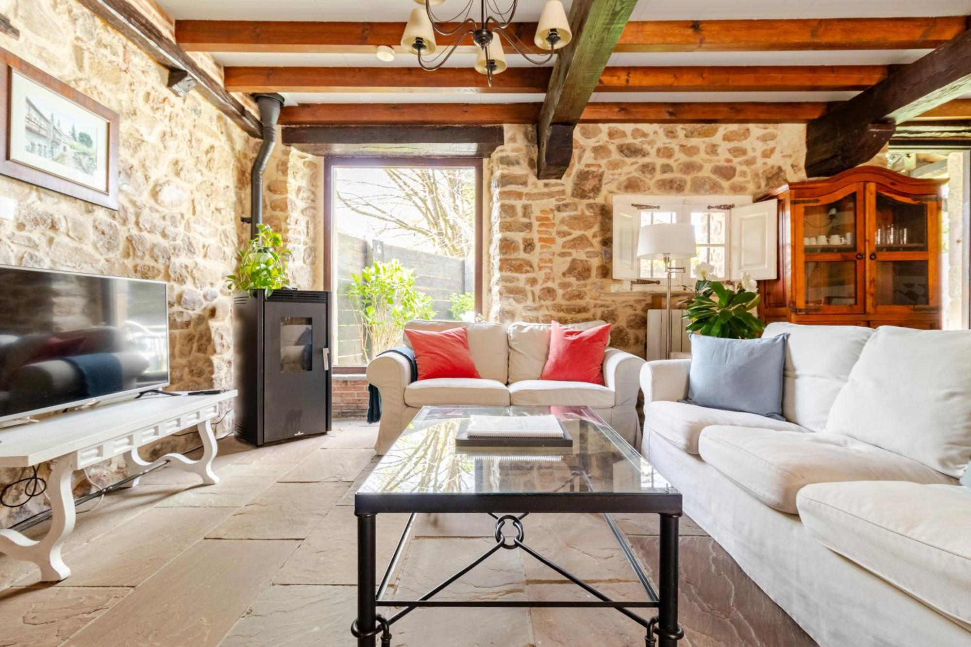 Casa De Al Lado En Villa *